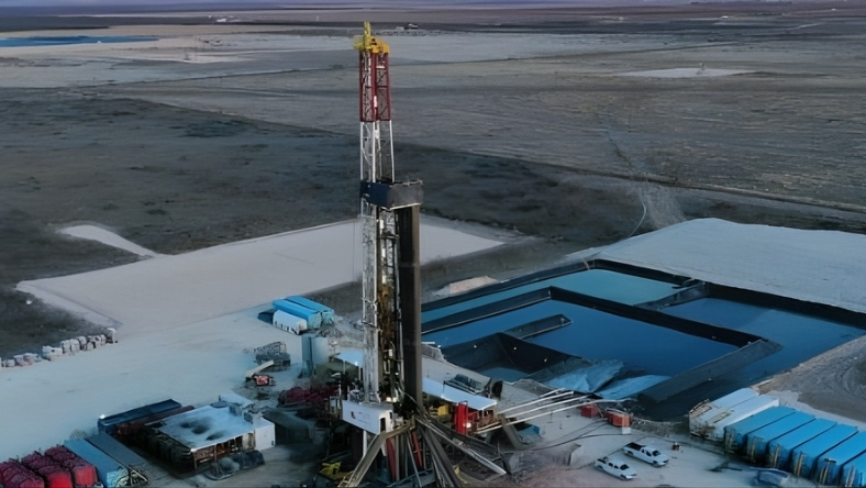 Onshore drilling rig operating in the Montney shale region